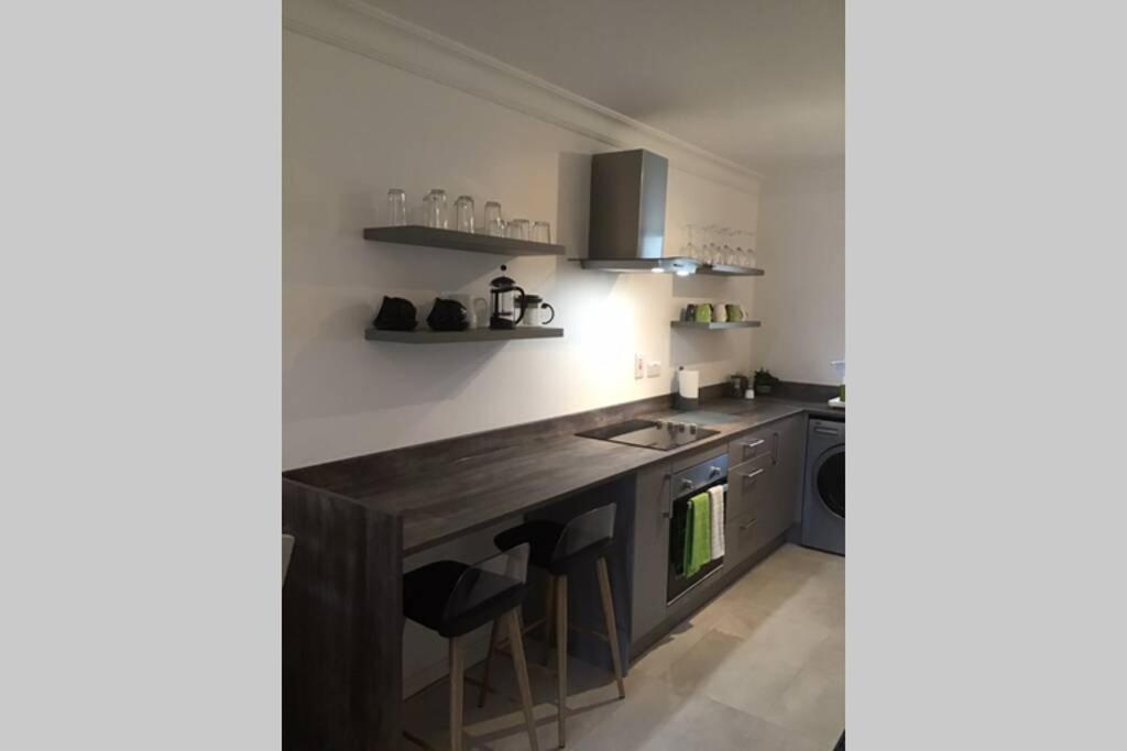 Waterfront Apartment Completely Refurbished เวสต์พอร์ต ภายนอก รูปภาพ
